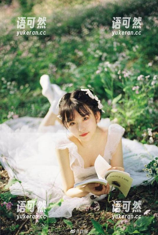 Xiuren秀人网 - 甜美可爱的林乐一双马尾写真，带来诱人图片欣赏