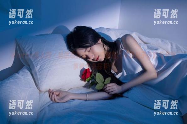 Xiuren秀人网 - 林悠悠厨娘的美图图包，笑到肚子疼的背后故事等你来探索！