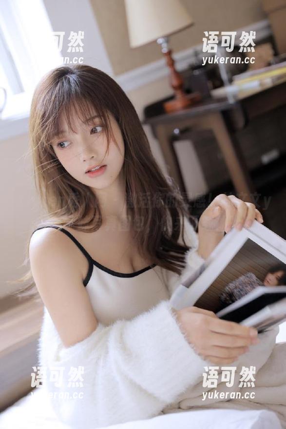 Xiuren秀人网 - 激活你的灵感！林文文yooki学妹写真图包，快来下载体验！