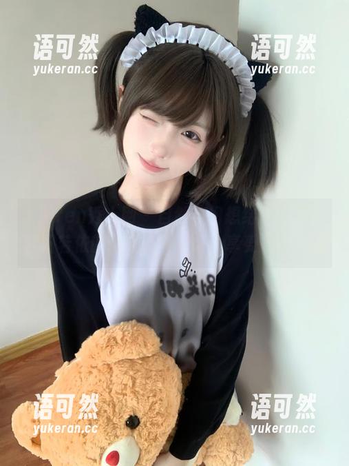 Xiuren秀人网 - 自然与幻想结合，观看欧阳若依的圣诞写真合集，享受冬日之美
