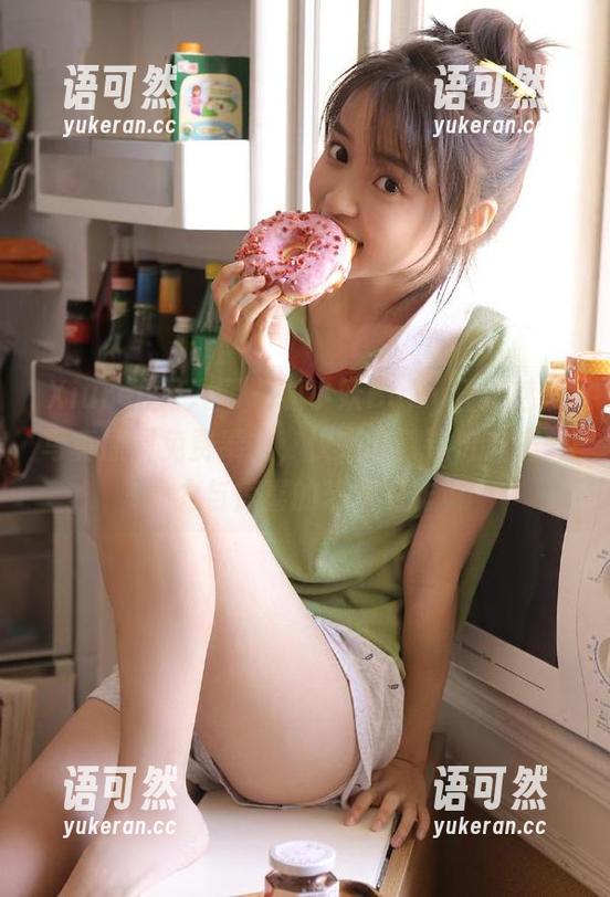 Xiuren秀人网 - 狐小妖Baby狂野魅惑写真原图免费奉上，快来收藏这份充满魅力与惊喜的艺术之作