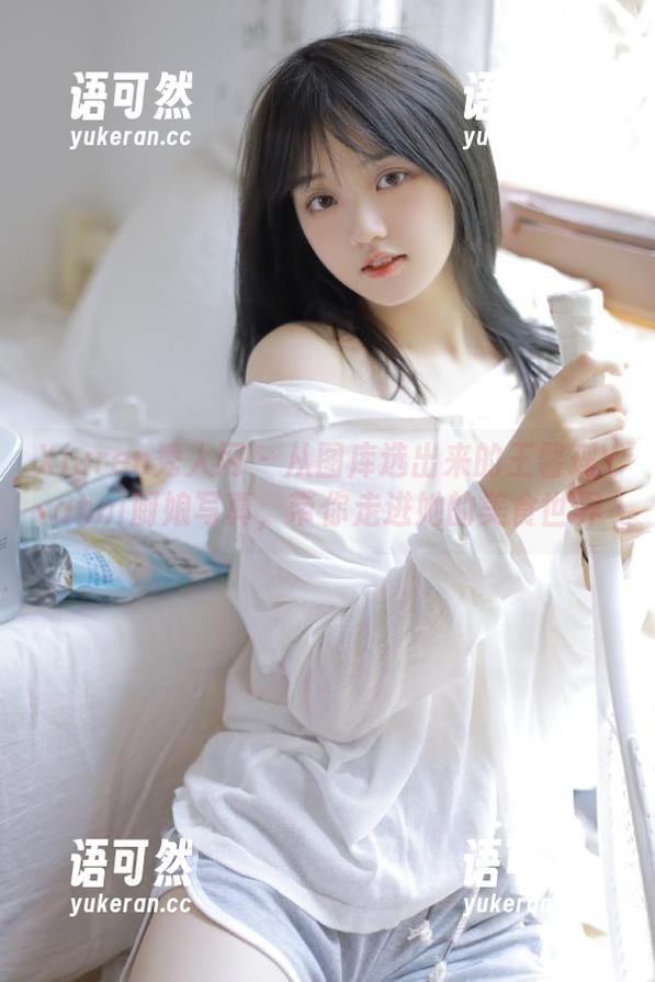 Xiuren秀人网 - 从图库选出来的王馨瑶Yanni厨娘写真，带你走进她的美食世界