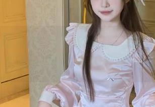 Xiuren秀人网 – 黑色优雅：王馨瑶Yanni图包资源，传递简约而不简单的美