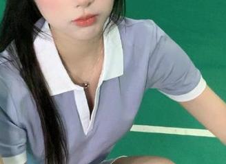 Xiuren秀人网 – 王馨瑶Yanni再发力，天台作品集更新，让我怀疑人生的摄影技术！