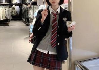 Xiuren秀人网 – 在白洁Bessie的居家写真图包里，感知生活的柔和与宁静瞬间