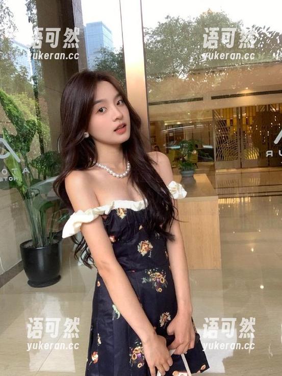 Xiuren秀人网 - 陆萱萱的夏日旋律：梦幻写真套图，唤醒心底对美好的向往