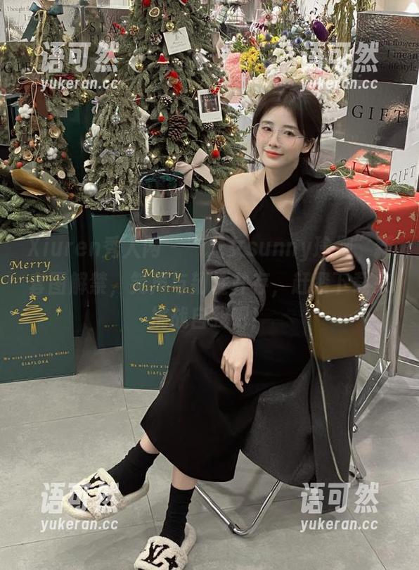 Xiuren秀人网 - “龙女sunny瑜伽”新套图解禁，笑声与韧性并存，赶紧下载来挑战自我吧！