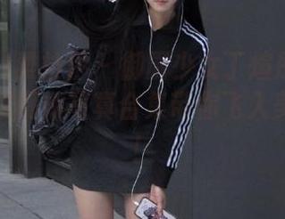 YALAYI雅拉伊 – 御厨少女丁煊彤在线呈现，独家厨娘写真合集带你飞入美妙世界！
