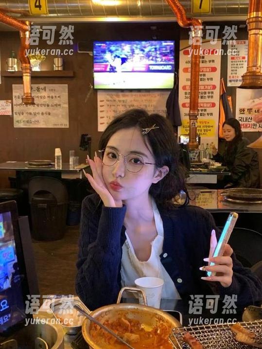 YouMi尤蜜荟 - Egg_尤妮丝Egg礼服写真合集，带你走进华丽与时尚的视觉盛宴