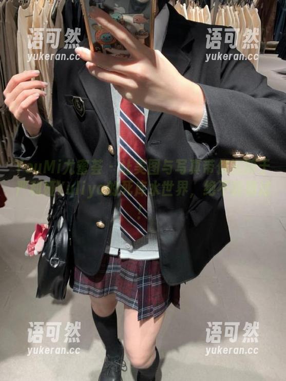 YouMi尤蜜荟 - 让美图与写真带你沉醉于严利娅Yuliya的死库水世界，绝不能错过！