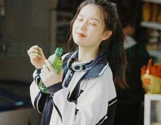 ZinieQ在线分享：独特礼服写真合集，唤醒你的审美欲望