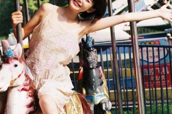beautyleg – Lena的油亮高清写真时光，让你在每一帧中看见别样风情！