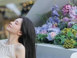 beautyleg – 与Queena同行，共同欣赏她的灰丝摄影作品，在线图片等待你的探索