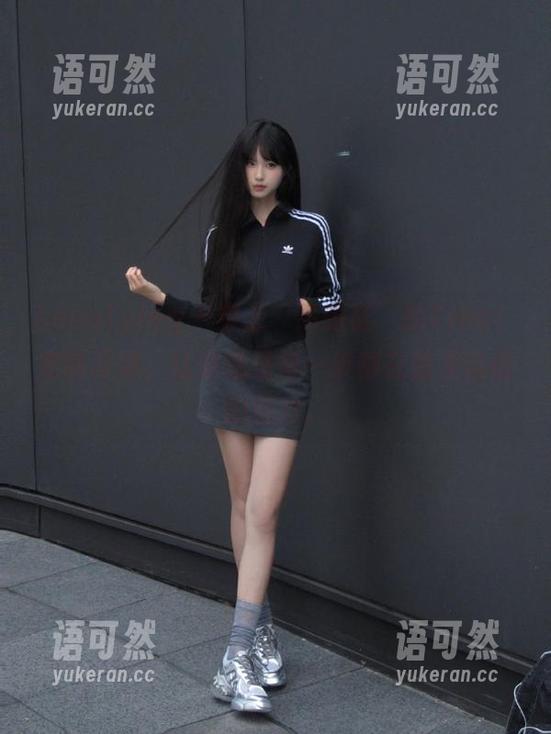 beautyleg - 穿上“高跟鞋”的Tina：定制写真，让你感受每一步都在散发自信的魅力。