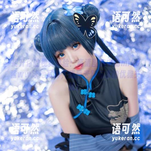 提升你的视觉体验：高清图包中的miko酱ww泳池写真，感受光影与水的优雅交融！