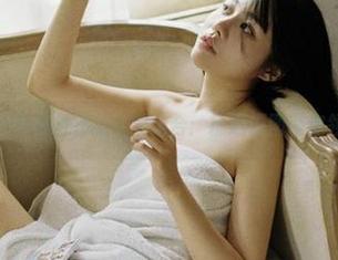 pans – 兰心与白衬衫的完美结合：精选原图带你领略时尚前沿
