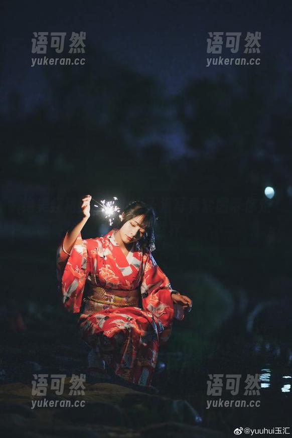 绝美红裙：yuuhui玉汇写真套图带你走进浪漫世界