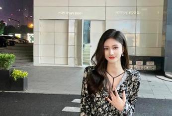 丽柜 – 无圣光与美图的完美结合：Amily的和服之路充满笑声