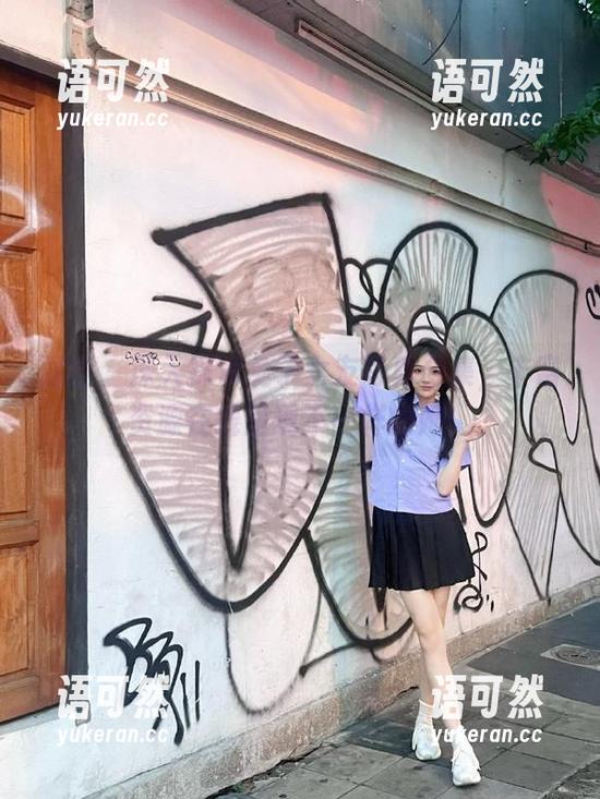 丽柜 - 深入探索兔子女友写真合集，丰富资源在线呈现不一样的她！