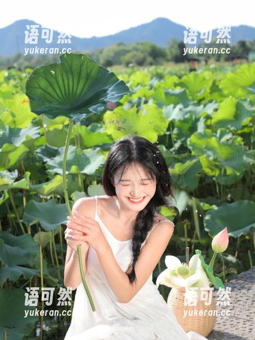 丽柜 - 领略心心与兔子之间无圣光的互动作品，传递非凡魅力