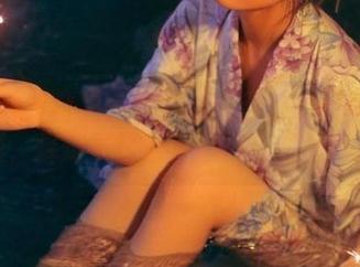 丽柜 – 独特视角下的晴晴无圣光比基尼套图，释放夏日青春活力与时尚风格