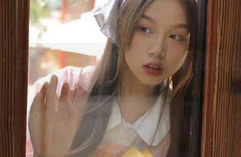 丽柜 – 探秘桃子最新写真，棉袜风格带来不一样的风情！