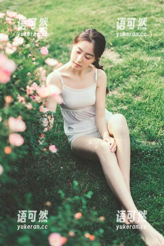 丽柜 - 高清图库精选：琳达的内衣写真，展现女性之美的多样性与力量