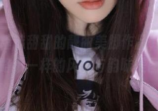 丽柜 – 精选甜甜的靓丽美脚作品，带你领略不一样的风情与韵味美图