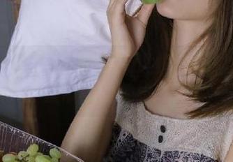 丽柜 – 穿越蕊蕊的吊带世界：细腻图集资源带来的视觉享受