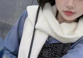 丽柜 – 钟晴居家写真美图免费送，让你的居家生活感受不一样的艺术魅力！