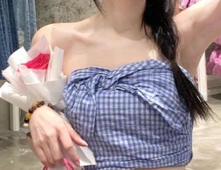 丽柜 – 精致高清照片，留住黄芬学姐在镜头前的无与伦比的美丽！