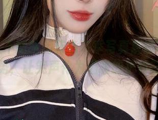 九言从不咕咕用蓝色冬季写真解锁寒冷新姿势，让笑声化为温暖的护体符！