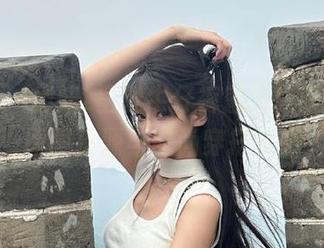 微密圈 – 俏妞t呈现牛仔裤魅力，获取精美原图资源与时尚穿搭灵感