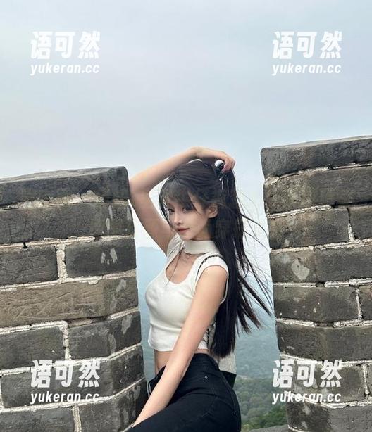 微密圈 - 俏妞t呈现牛仔裤魅力，获取精美原图资源与时尚穿搭灵感