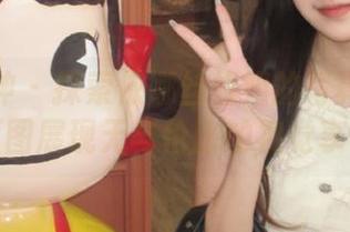 克拉女神 – 探索依娜丝姐姐的写真艺术：原图展现无与伦比的视觉享受