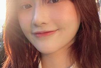 克拉女神 – 美丽办公室的秘密：周迪写真原图与壁纸分享