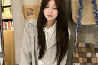 克拉女神 – 不容错过的妮子高跟鞋定制作品展示，展现个性与时尚的完美交融。