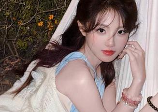 克拉女神 – 独家资源！姜璐居家私拍，带你走进她的美好生活世界！