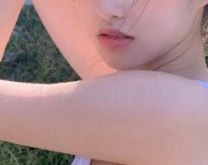 克拉女神 – 揭秘菲菲高跟鞋写真：不可错过的原图与图集合集