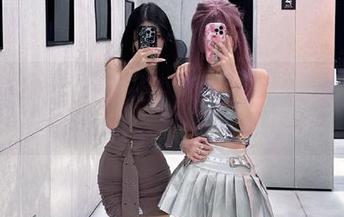 克拉女神 – 引人注目的最新图包：雅楠吊带写真的多样风格解读