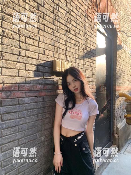 兔玩映画 - 面饼仙儿短裙写真合集，倾心演绎青春与自由的完美结合！