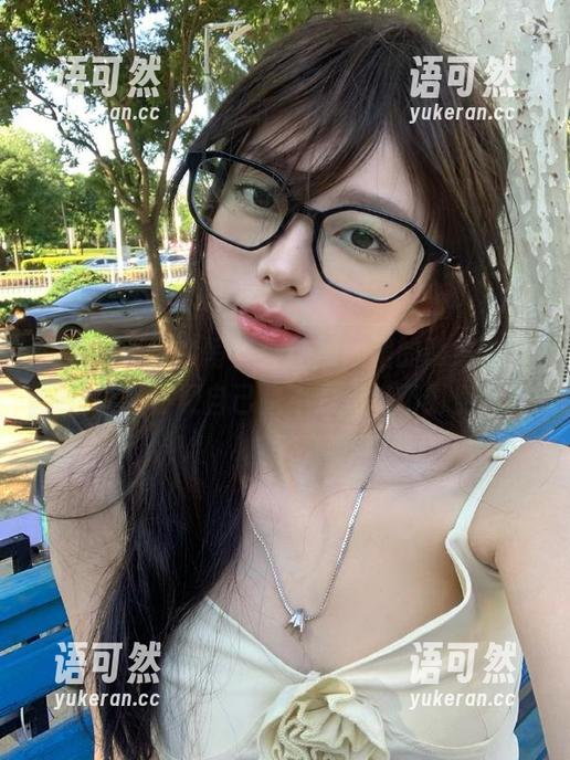 兔玩映画全套写真：纯黑纱裙的诱惑，简直让人怀疑自己是不是走错了时空！