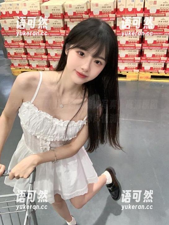 兔玩映画献上全新眼镜娘写真，高清原图和丰富图册让你尽情浏览！