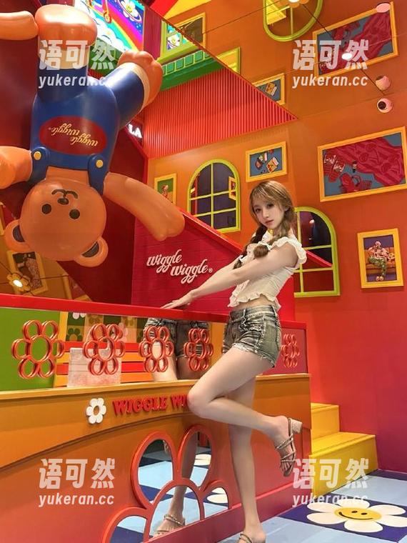 兔玩映画推荐：旗袍金莲与李瓶儿优雅气质图包合集，感受传统美的魅力