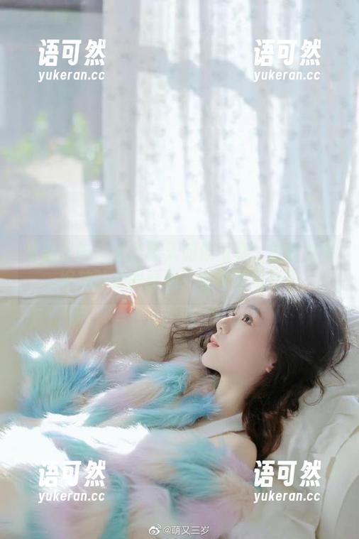 初夏女神 - 点点秋天问候写真：在自然中绽放的美丽瞬间，璀璨图包分享