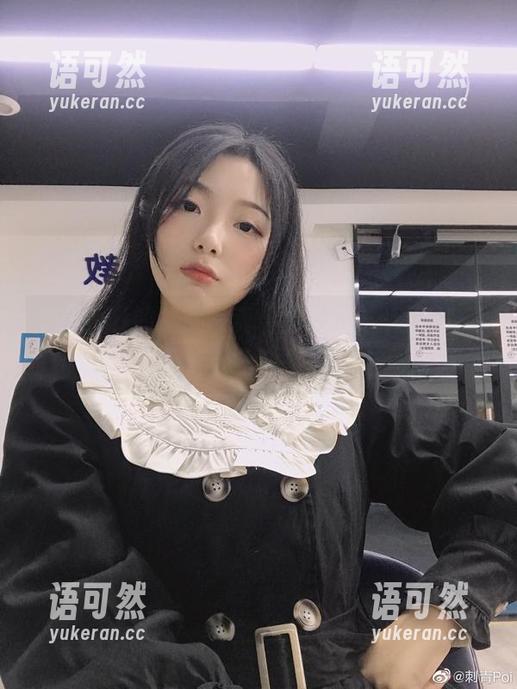 刺青Poi的礼服写真合集大放送，下载后让你成为睿智与美丽的结合体！