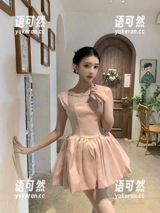 微密圈 - 一起欣赏“十万口草莓粥粥”空姐的精彩，精选作品集闪耀登场