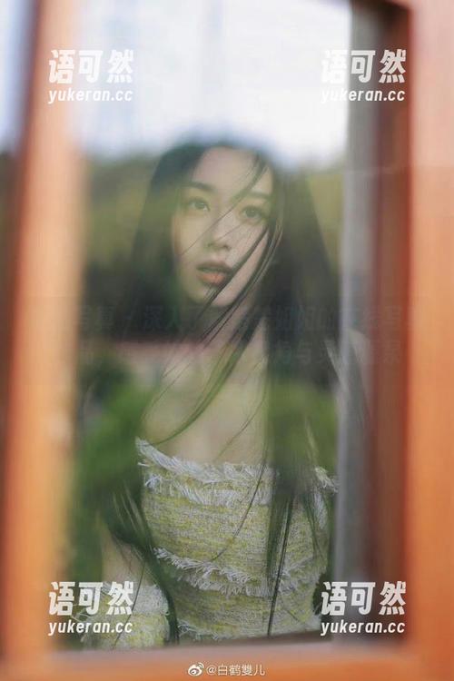 唐韵写真 - 深入了解楚楚姐姐的在线写真作品，感受她的艺术视角与灵感源泉