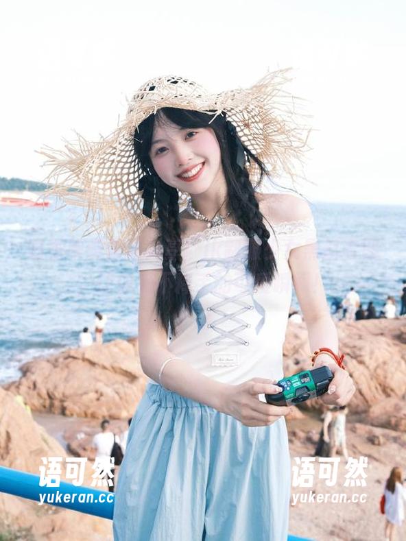 喵糖映画最新分享：jk制服少女黑丝套图，让你爱不释手的可爱瞬间！