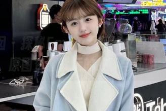 嗲囡囡 – 探秘Emily尹菲修女写真，领略原图资源背后的故事与情感